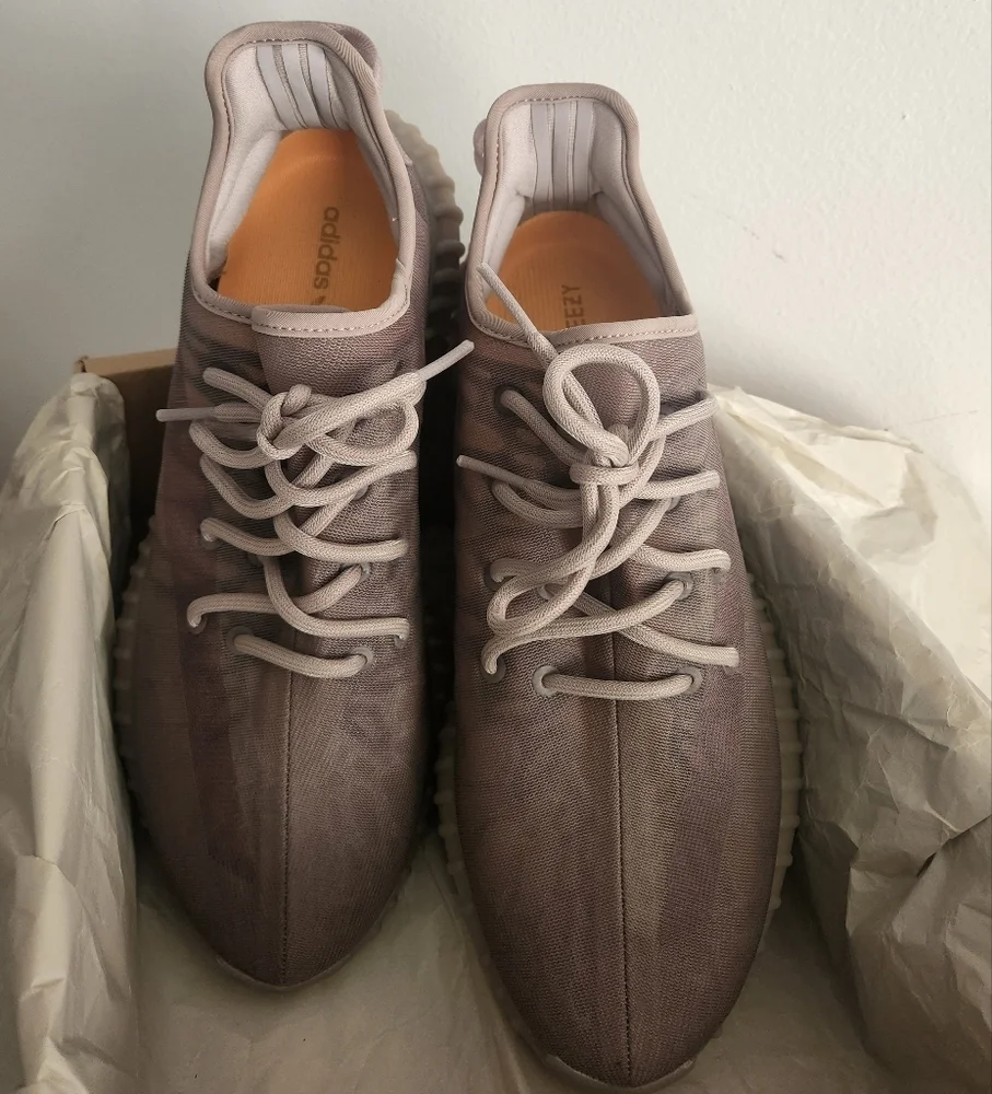 Size 12.5 YEEZY BOOST 350 Sneakers By Adidas - Picture 4 of 7